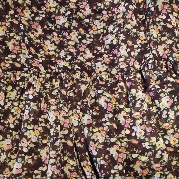 3/$30 NWOT Floral peplum flowy festival tank top - Picture 2 of 5